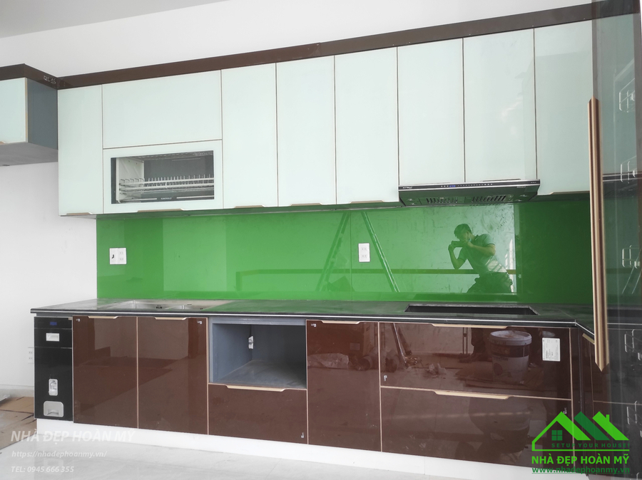 Thi công tủ bếp inox cánh kính cao cấp Hải Dương