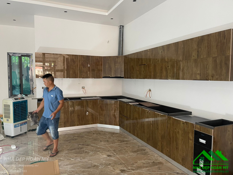 Thi công tủ bếp inox cánh kính cao cấp Hải Dương