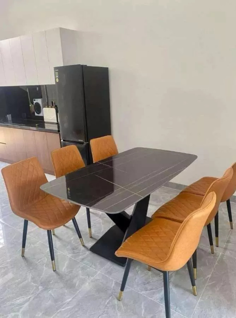 Bàn ăn mặt đá Ceraic hải phòng